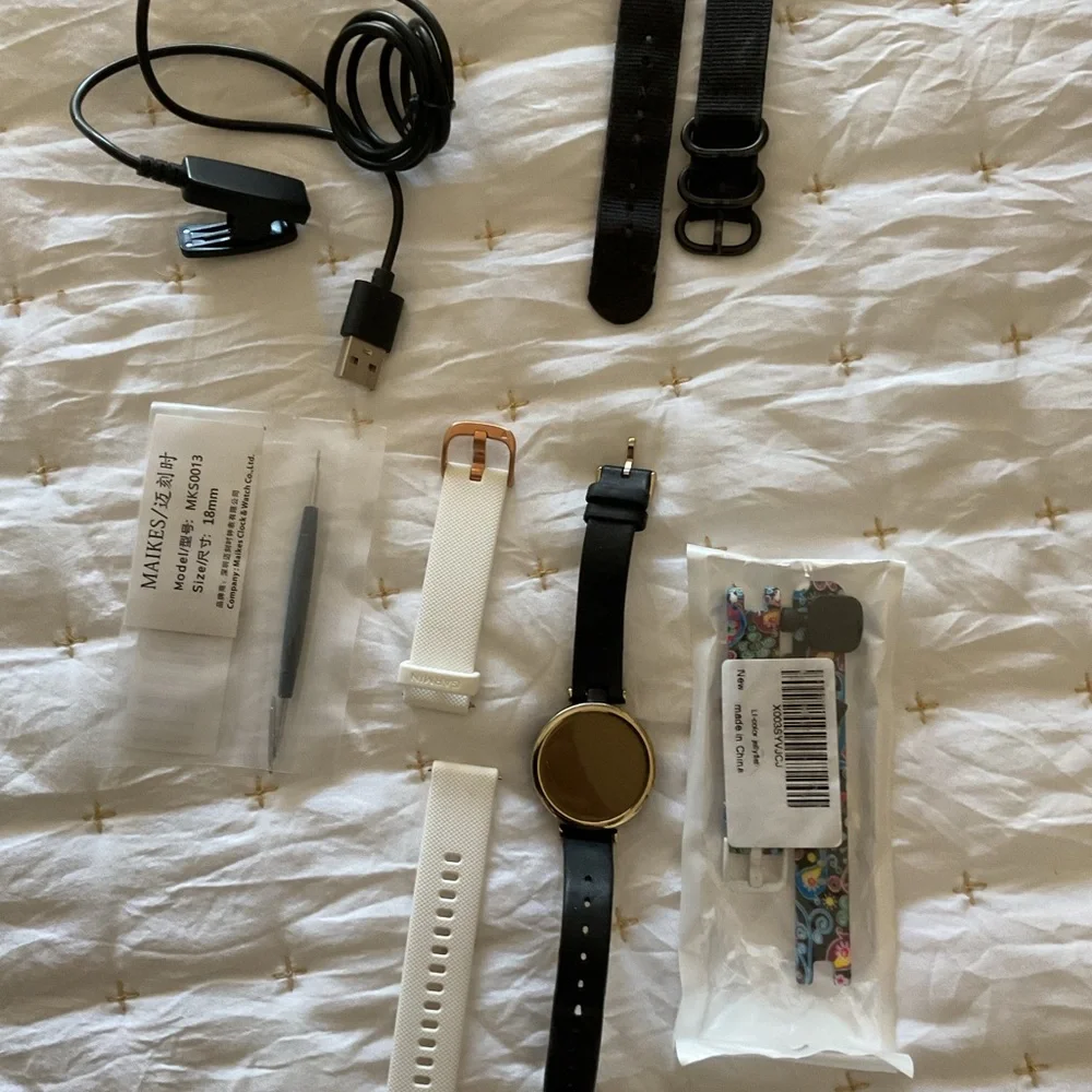Garmin Lily Classic Edition Smartwatch - Leather Band plus Extras - Picture 3 of 4